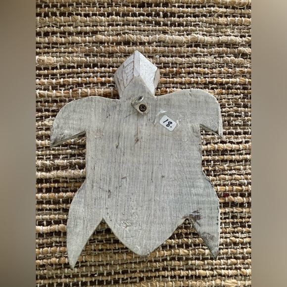 Hand crafted Set of 2 wooden Turtles - Picture 6 of 6